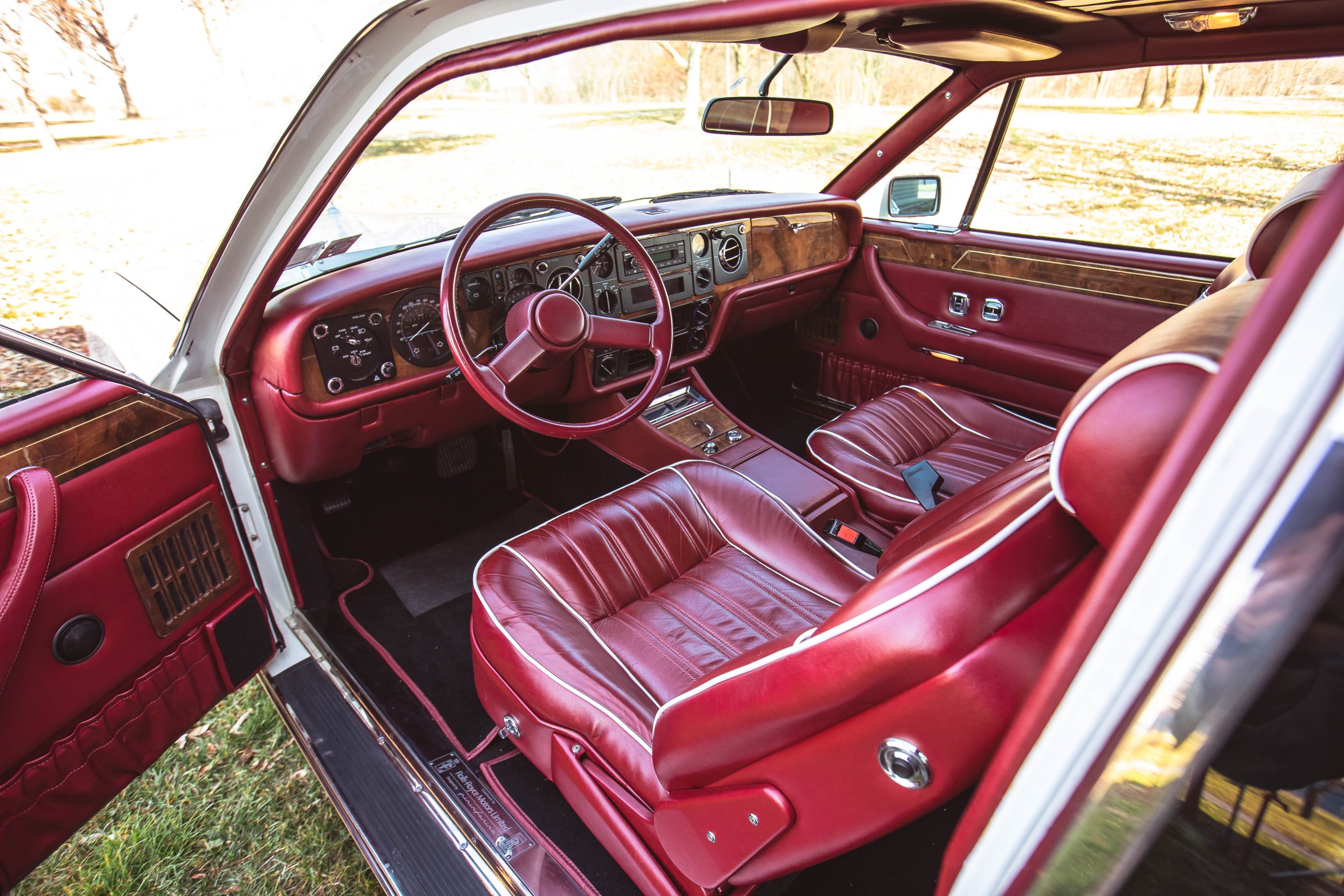 1987 Rolls Royce Camargue interior