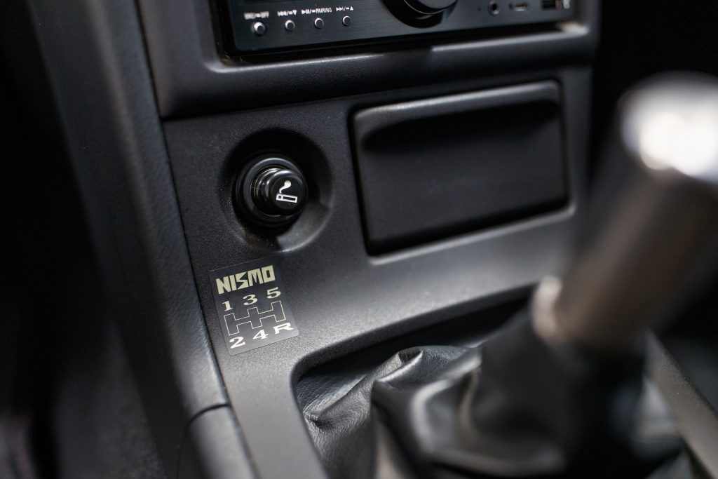 Skyline GT-R NISMO 400R interior shifter pattern
