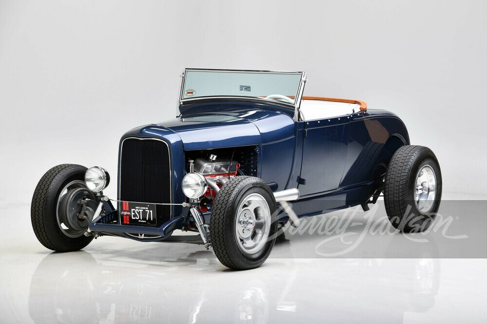 1932 Ford Roadster front three-quarter