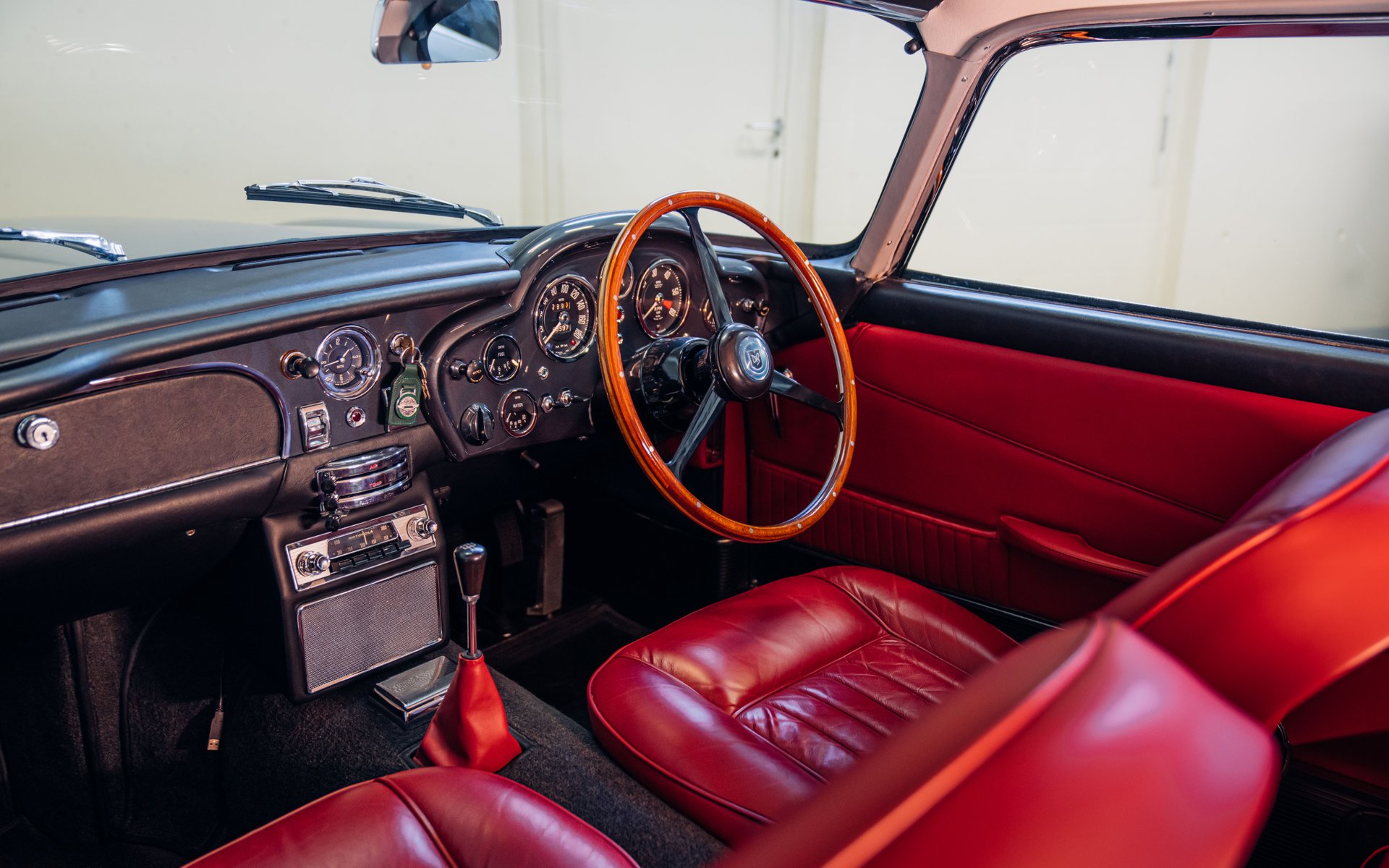 1964 James Bond Aston Martin DB5 interior