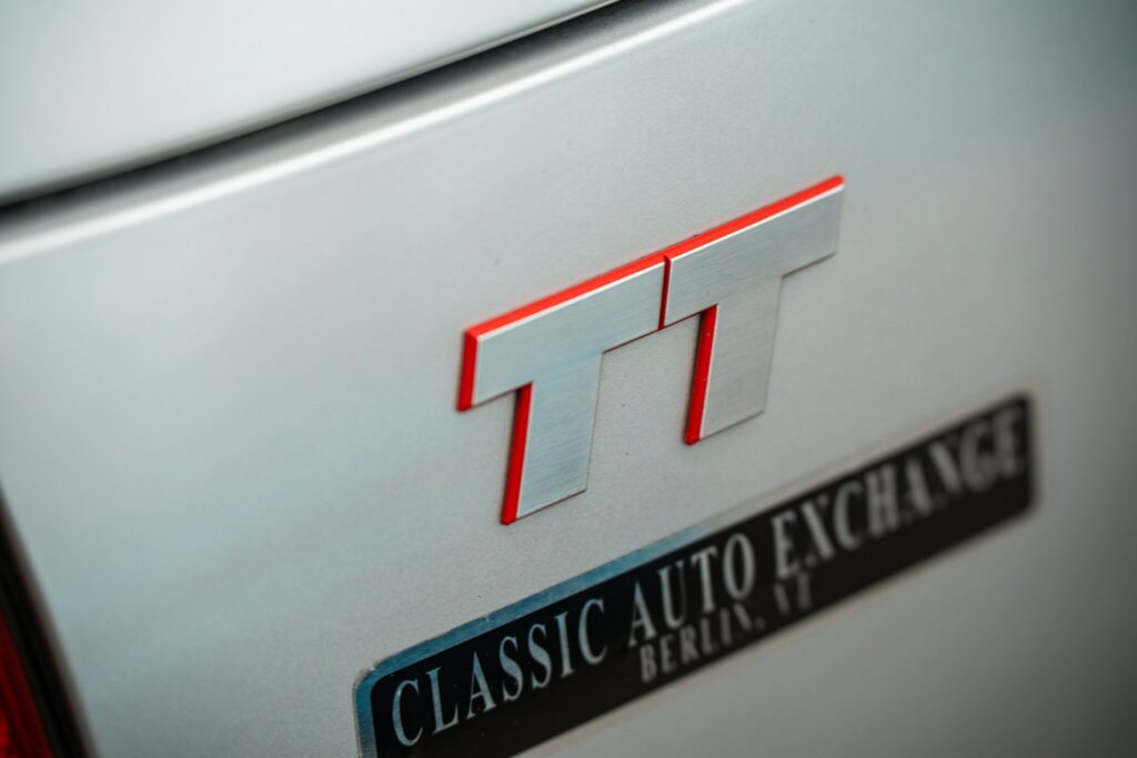 Audi TT MK1 Roadster badge